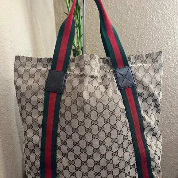 GUCCI GG CANVAS TOTE - Picture 2 of 16